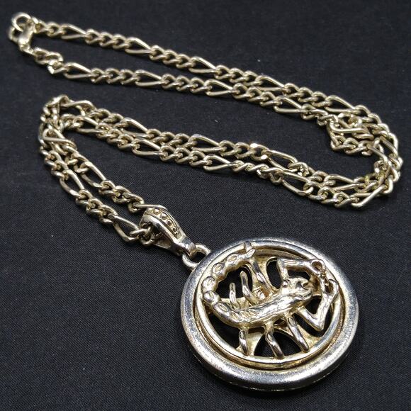 Vintage Zodiac Scorpio Pendant Necklace, Moving Scorpio, 1980s Vintage Jewelry - Picture 3 of 10
